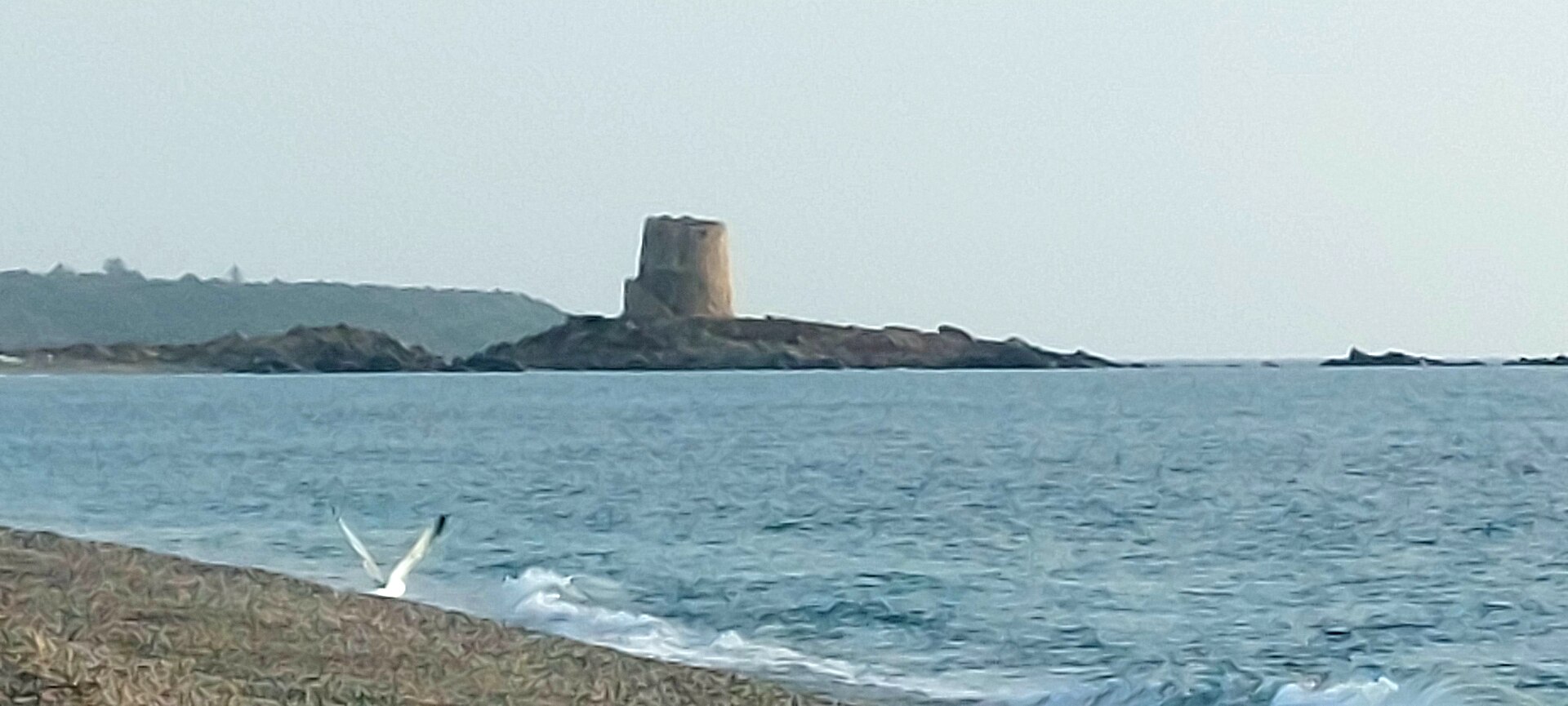 Der Turm Barì an der Küste von Bari Sardo