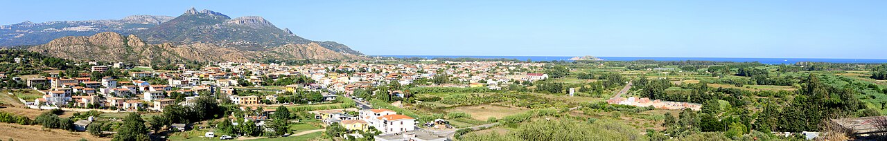 La piana di Lotzorai vista dalla collina del castello di Medusa
