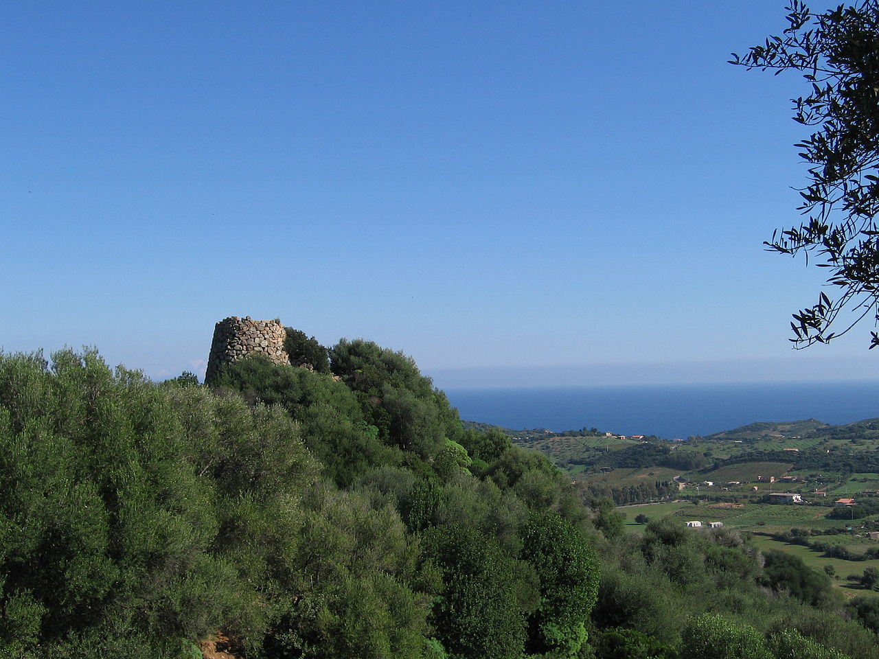 Il Nuraghe Longu, nel territorio di Tertenia
